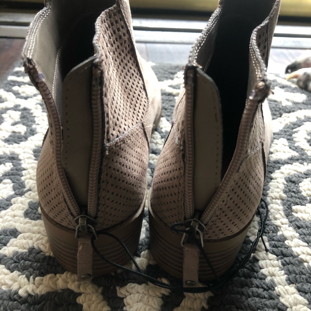 Women’s ankle boots Brand New never worn size 8